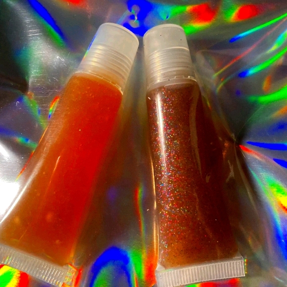 Lip gloss - Picture 1 of 2